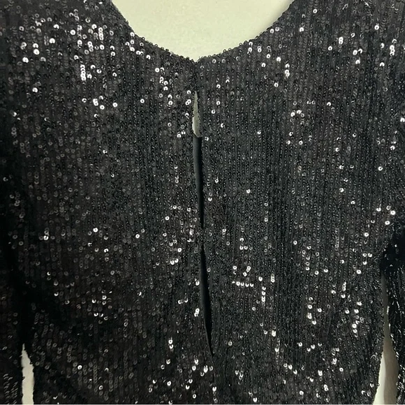NWT NONchalant Vivi Black Sequin Asymmetrical Hem Long Sleeve Top Size XS - Picture 6 of 9